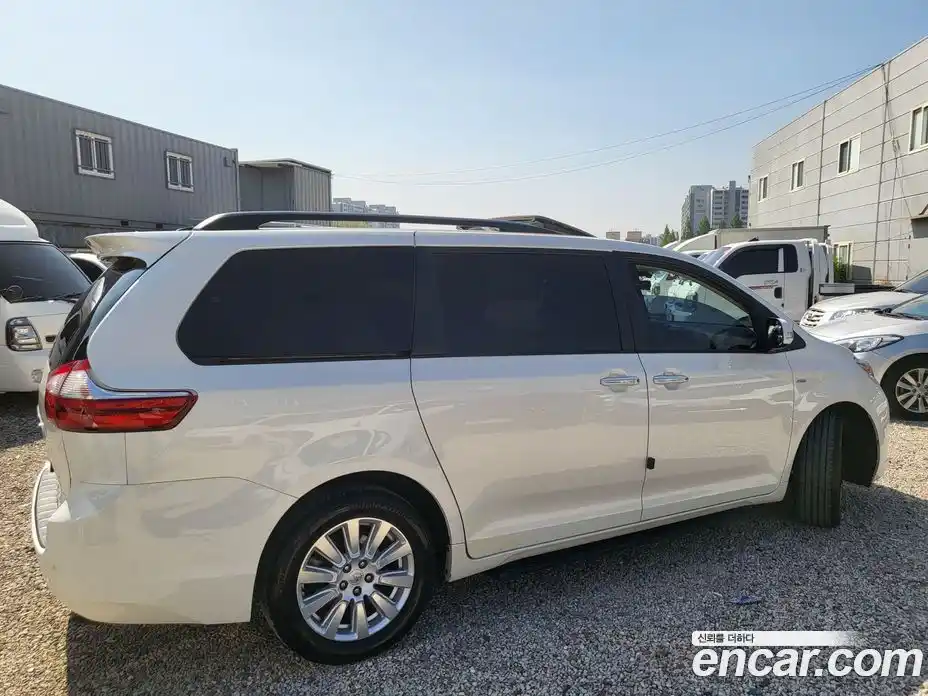 Toyota Sienna 2017 3.5 гидро, фото 4
