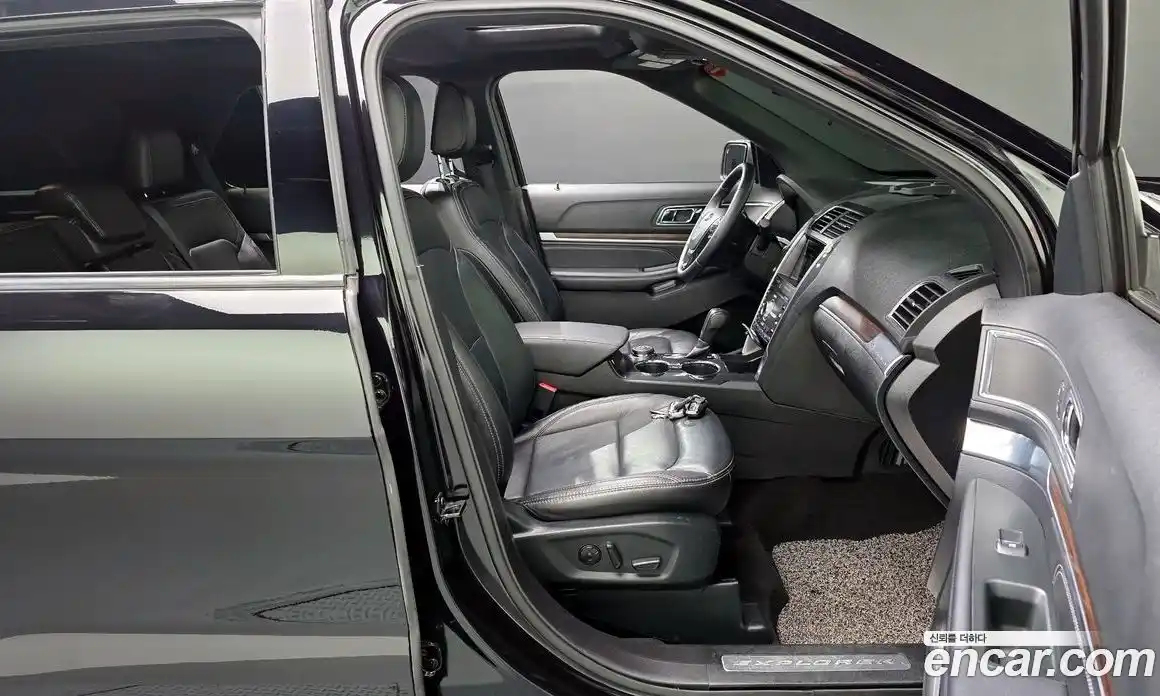 Ford Explorer 2019 2.3 автомат (гидро), фото 16