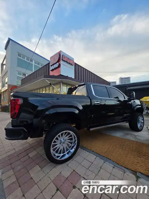 GMC Sierra 2023 6.2 автомат (гидро), фото 2