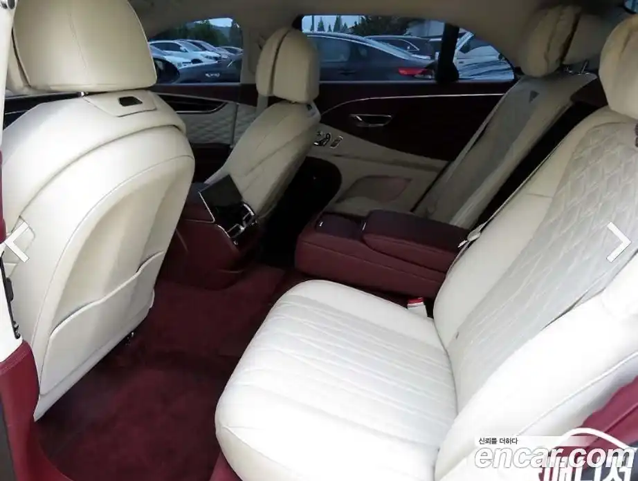 Bentley Flying Spur 2022 4.0 гидро, фото 7