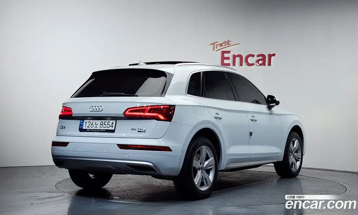 Audi Q5 2020 2.0 автомат (гидро), фото 2