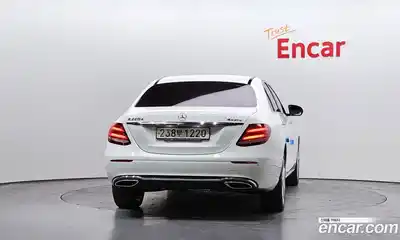 Mercedes-Benz E-Class 2018 1.9 автомат (гидро), миниатюра 4