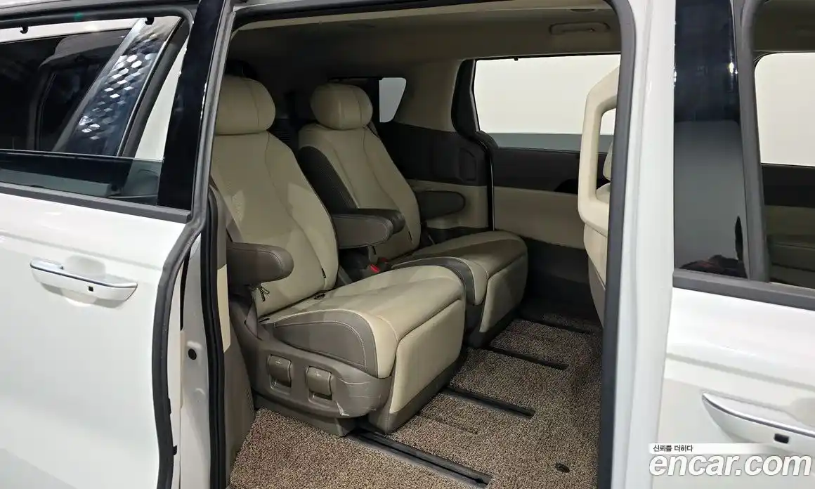 Kia Carnival 2024 1.6 автомат (гидро), фото 12