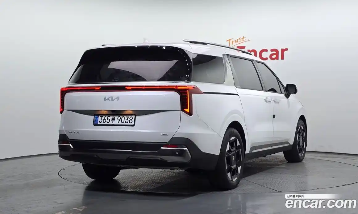 Kia Carnival 2024 1.6 автомат (гидро), фото 2