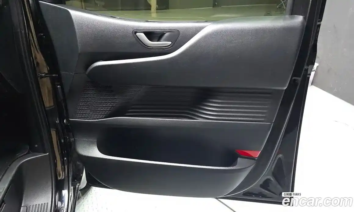 Hyundai Staria 2024 2.2 автомат (гидро), фото 15