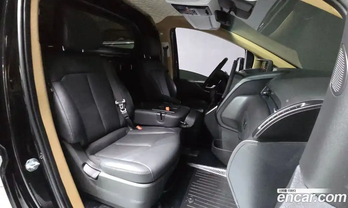 Hyundai Staria 2024 2.2 автомат (гидро), фото 16