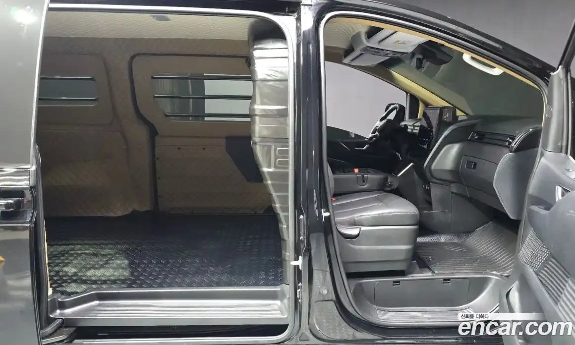 Hyundai Staria 2024 2.2 автомат (гидро), фото 17