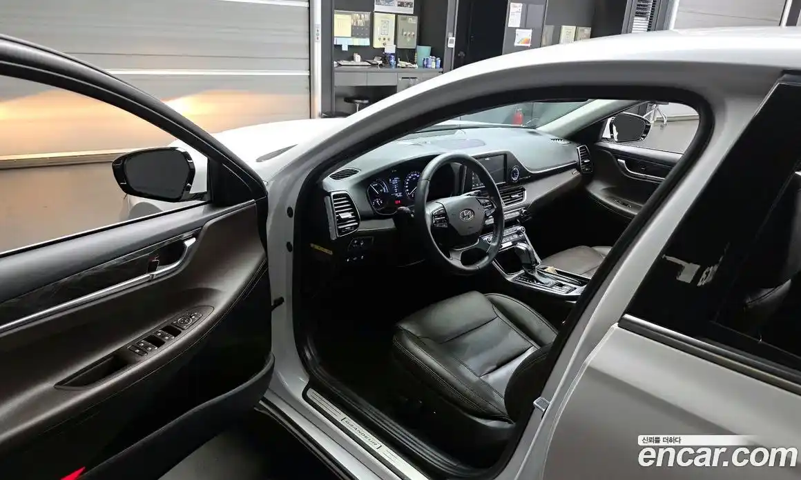 Hyundai Grandeur 2017 2.4 автомат (гидро), фото 13
