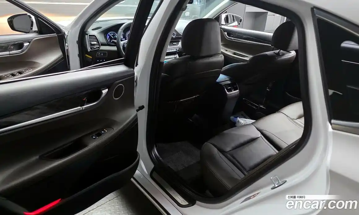 Hyundai Grandeur 2017 2.4 автомат (гидро), фото 17