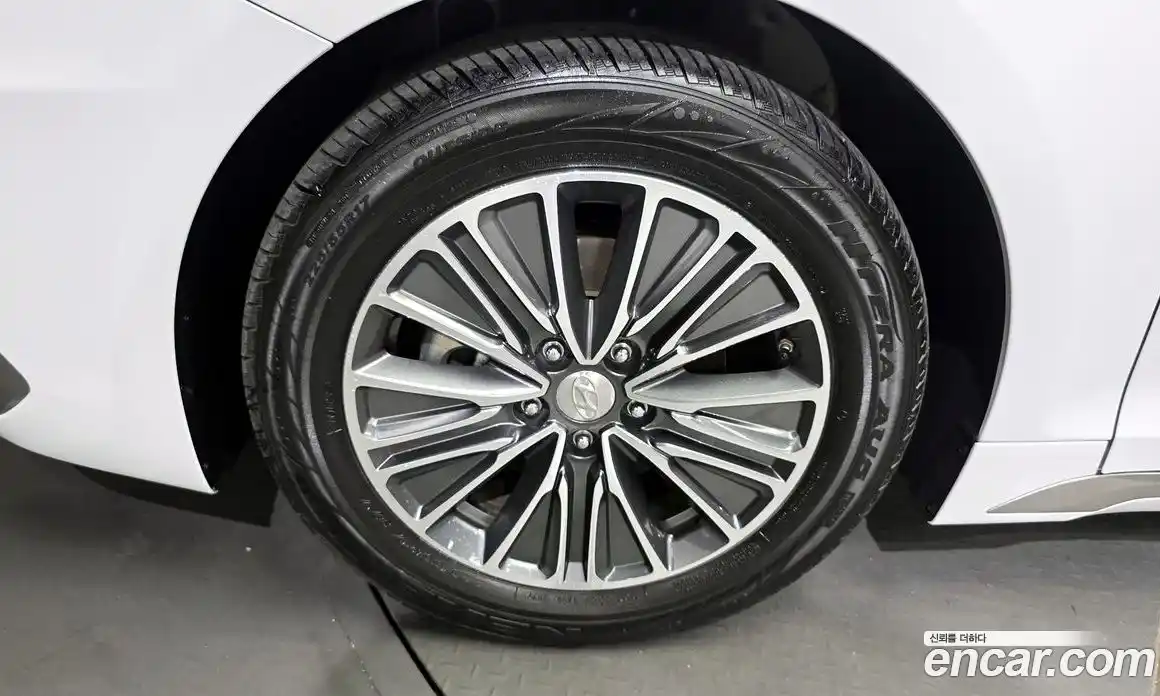 Hyundai Grandeur 2017 2.4 автомат (гидро), фото 5