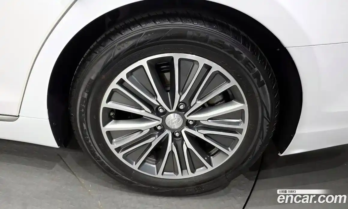 Hyundai Grandeur 2017 2.4 автомат (гидро), фото 7