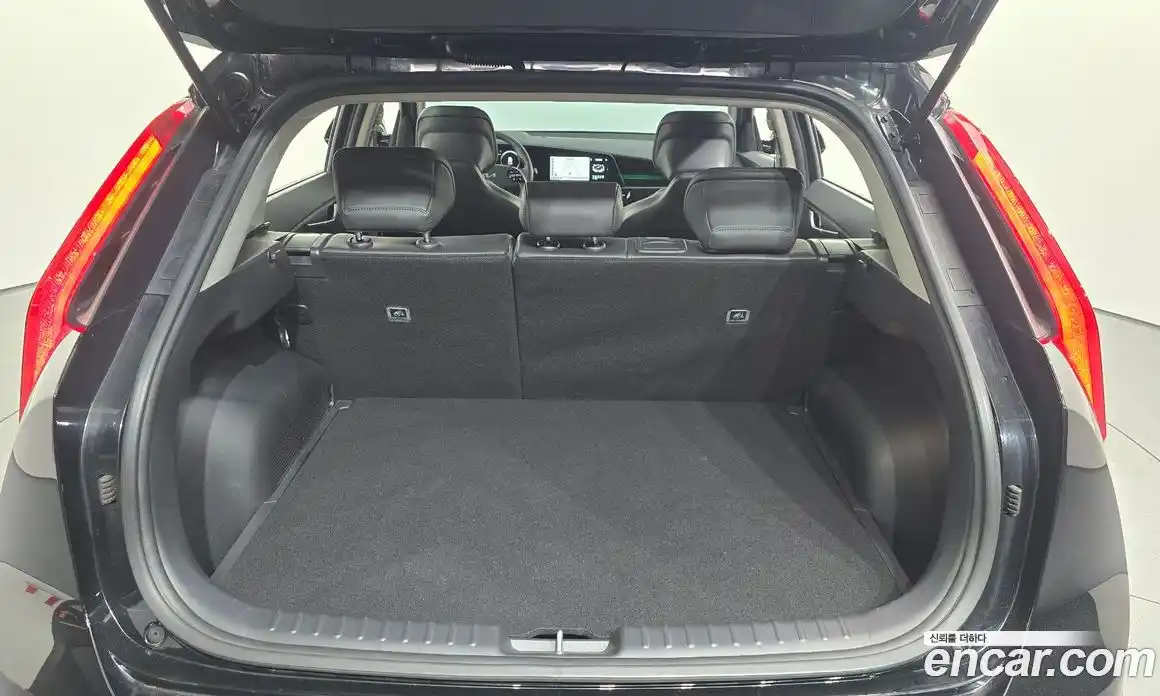 Kia Niro 2023 0.2 автомат (гидро), фото 23