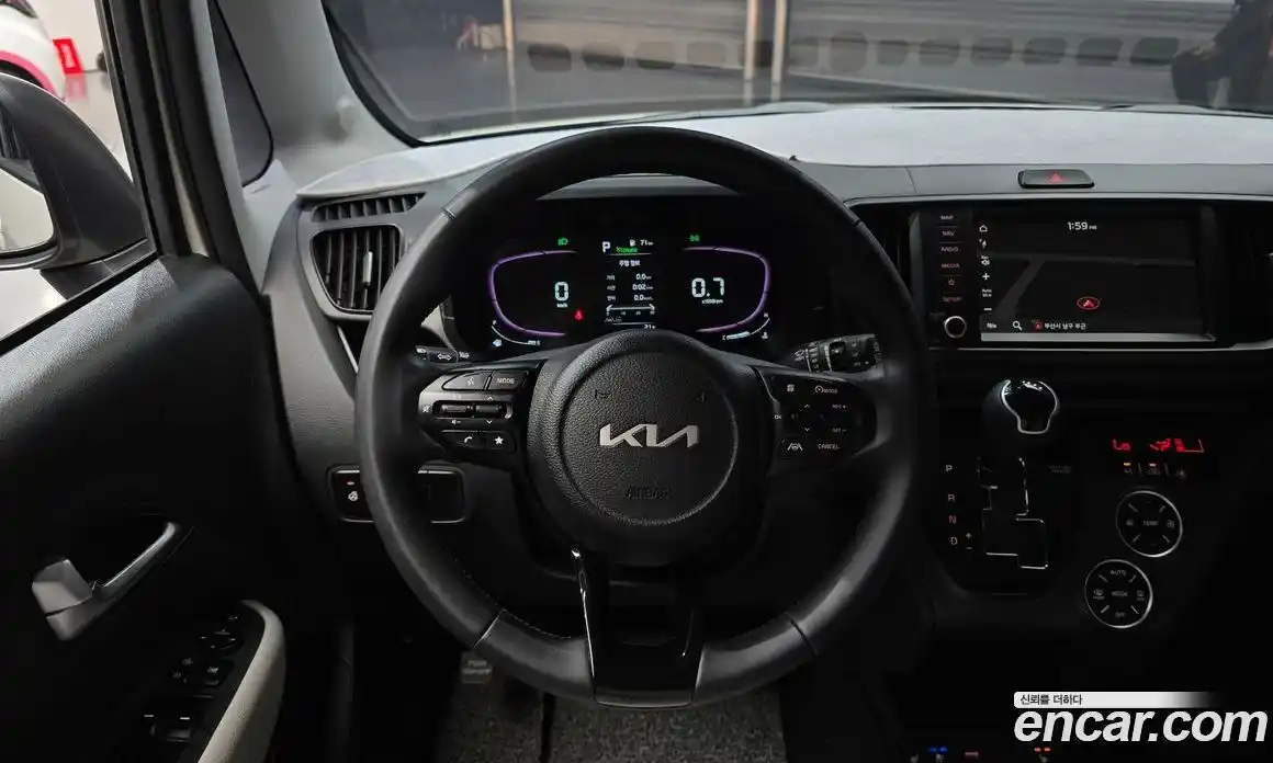 Kia Ray 2023 1.0 автомат (гидро), фото 18