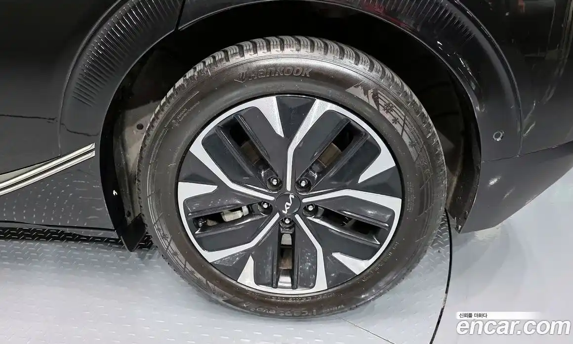 Kia EV6 2023 0.1 автомат (гидро), фото 7