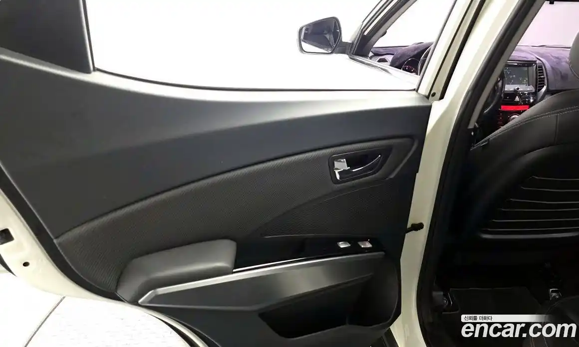 SsangYong TIBOLI 2019 1.6 автомат (гидро), фото 15