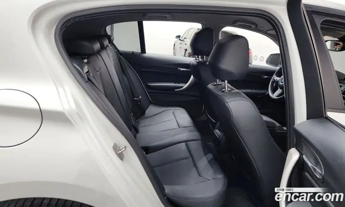 BMW 1 серия 2017 2.0 автомат (гидро), фото 18
