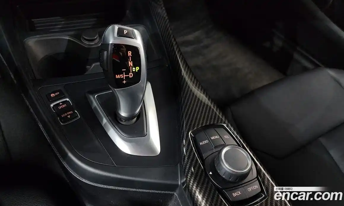 BMW 1 серия 2017 2.0 автомат (гидро), фото 9