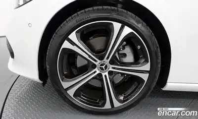 Mercedes-Benz C-Class 2023 2.0 гидро, миниатюра 5 Mercedes-Benz C-Class 2023 2.0 гидро, миниатюра 5