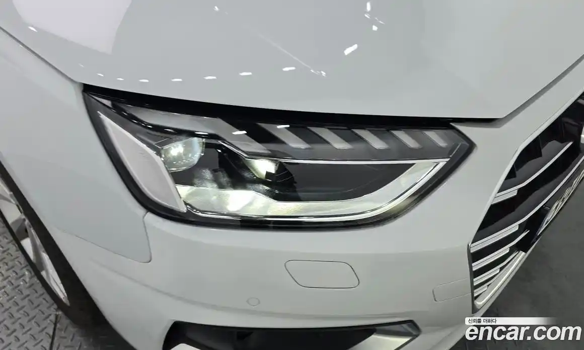 Audi A4 2022 2.0 автомат (гидро), фото 8