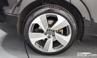 Audi e-tron 2021 0.2 автомат (гидро), миниатюра 5
