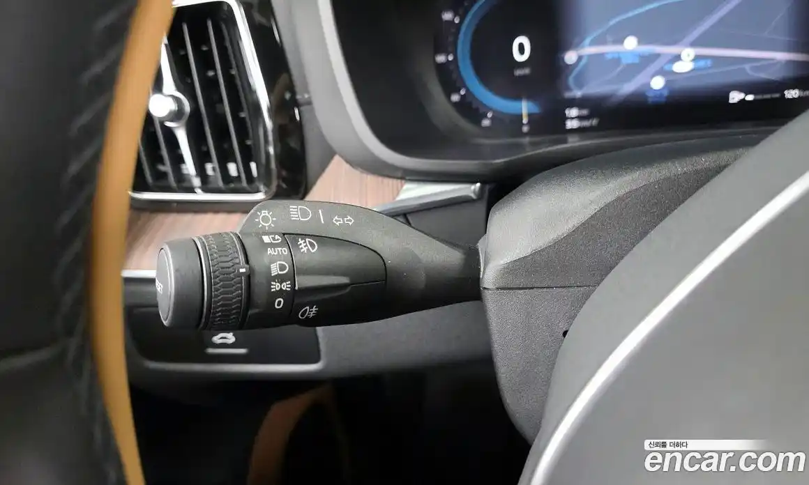 Volvo XC60 2022 2.0 автомат (гидро), фото 27
