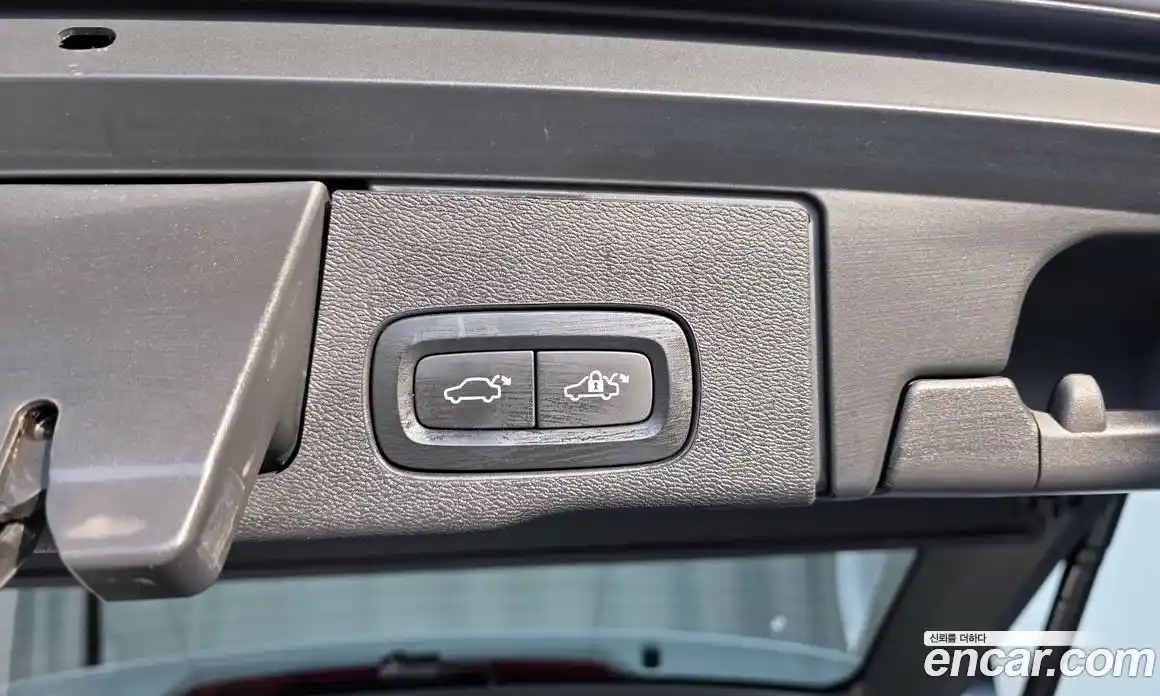 Volvo XC60 2022 2.0 автомат (гидро), фото 34