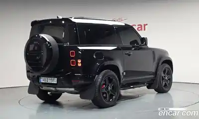 Land Rover Defender, 2025, 5 589 км