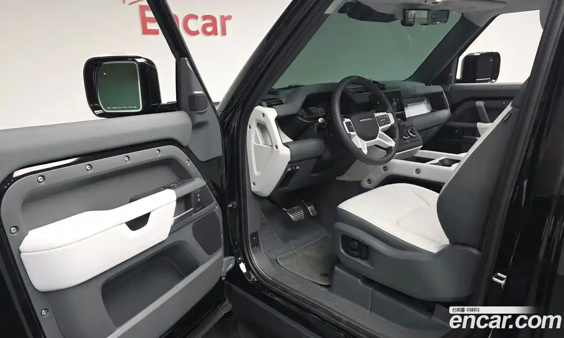 Land Rover Defender 2025 3.0 автомат (гидро), фото 12