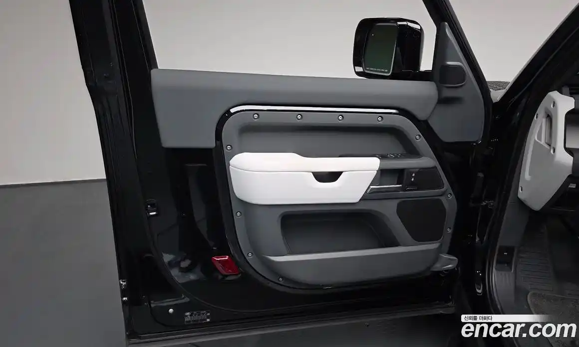 Land Rover Defender 2025 3.0 автомат (гидро), фото 13