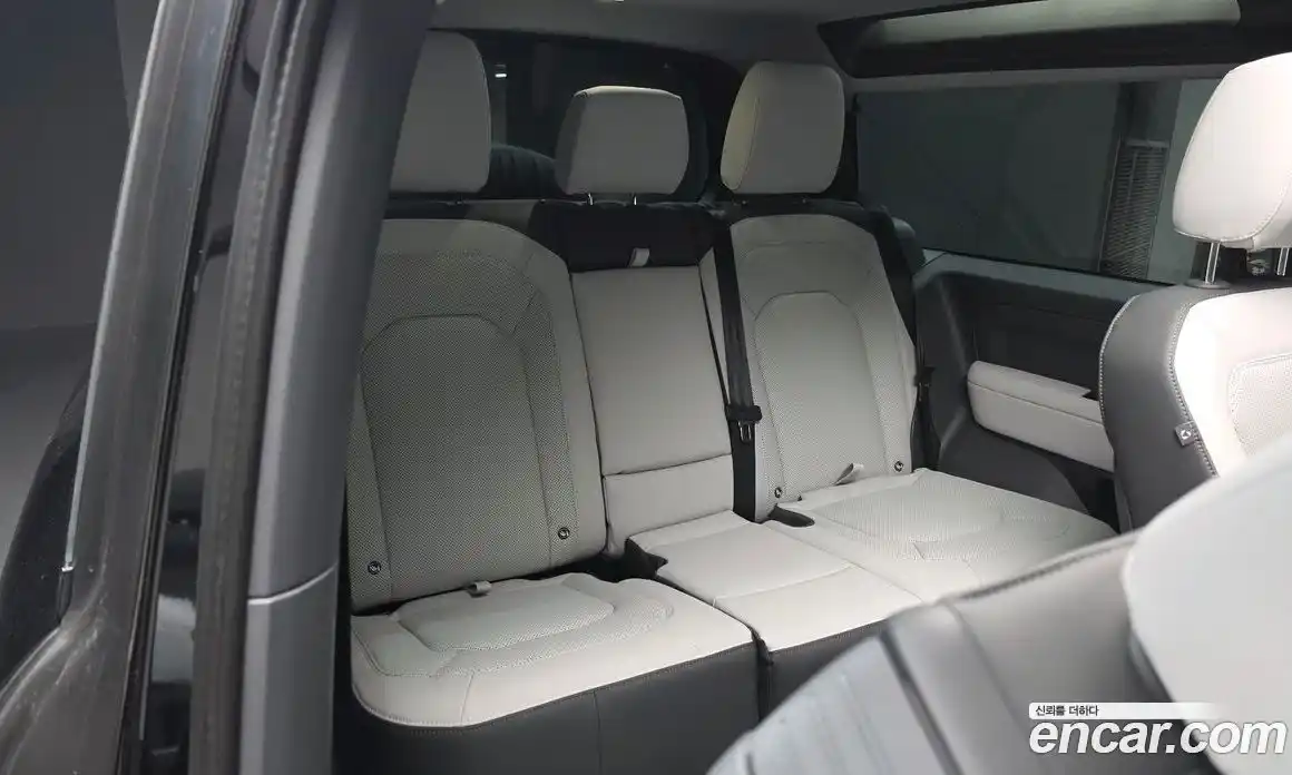 Land Rover Defender 2025 3.0 автомат (гидро), фото 16