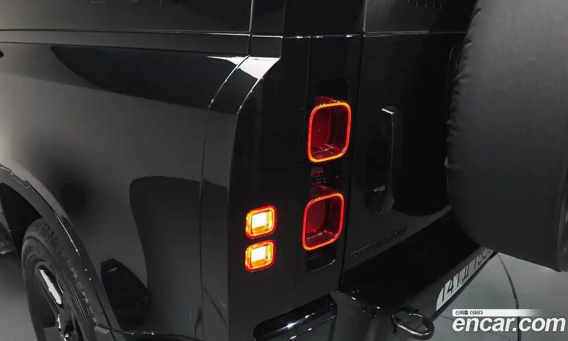 Land Rover Defender 2025 3.0 автомат (гидро), фото 8