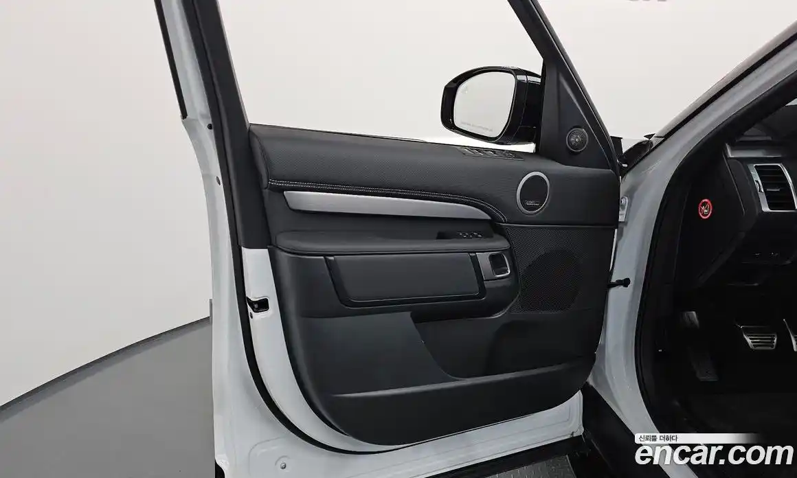 Land Rover Discovery 2025 3.0 автомат (гидро), фото 14