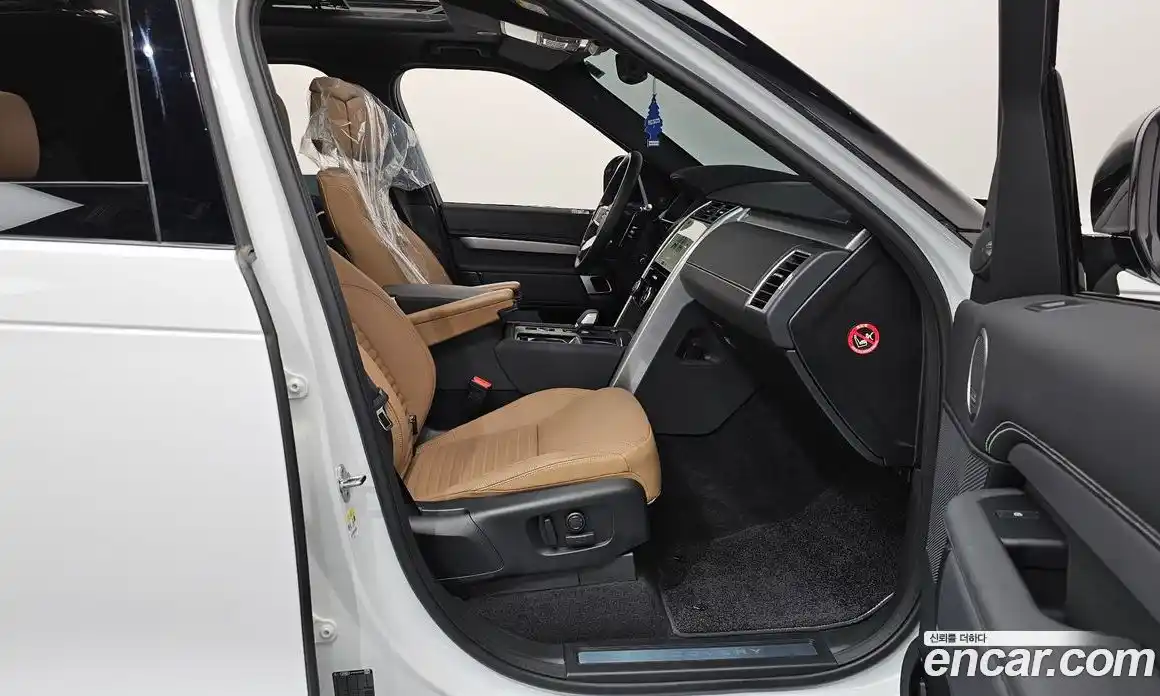 Land Rover Discovery 2025 3.0 автомат (гидро), фото 16
