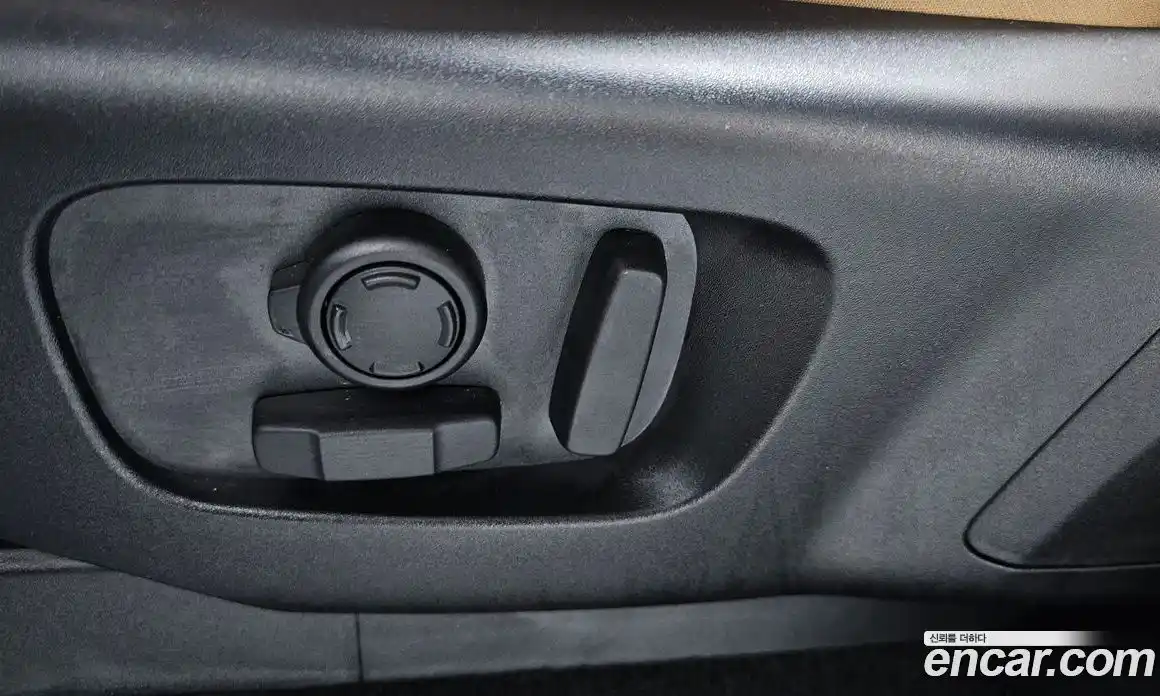 Land Rover Discovery 2025 3.0 автомат (гидро), фото 31