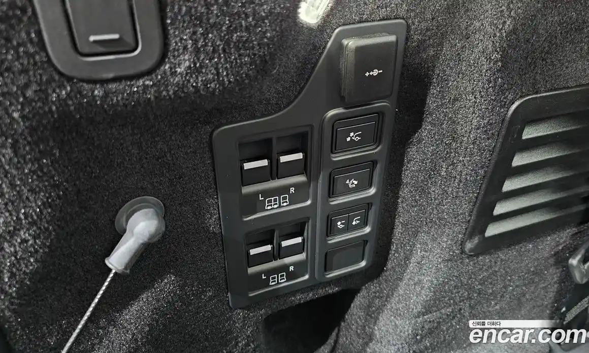 Land Rover Discovery 2025 3.0 автомат (гидро), фото 38