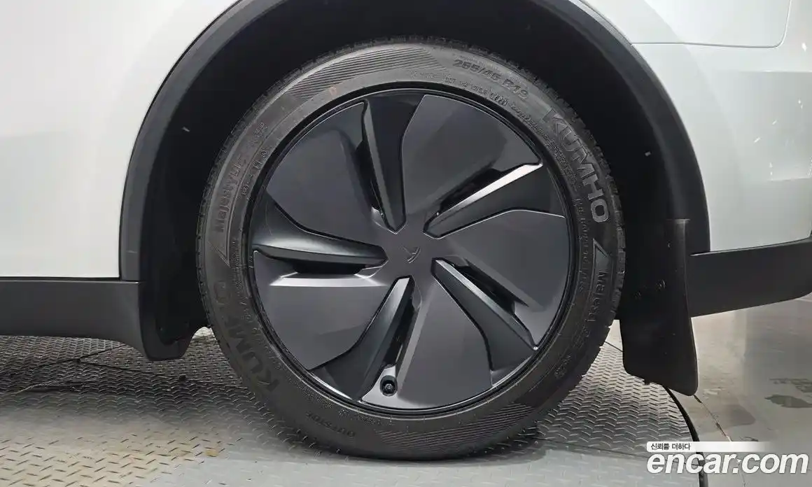 Tesla Model Y 2025 0.2 гидро, фото 6