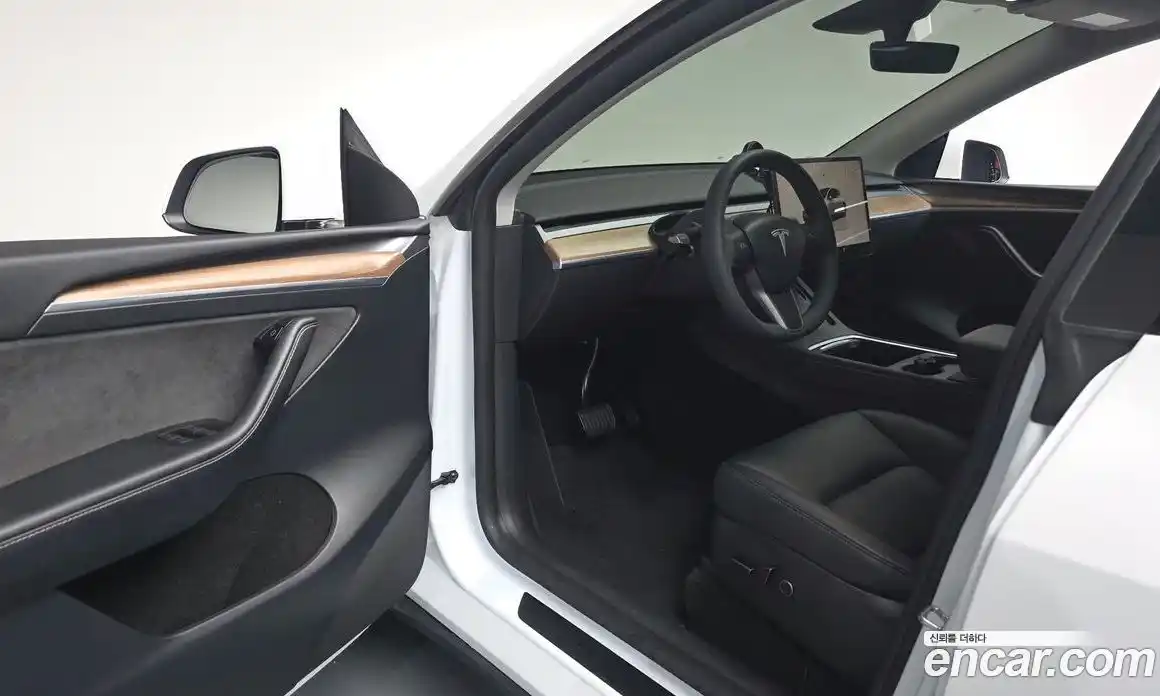 Tesla Model Y 2024 0.2 гидро, фото 12