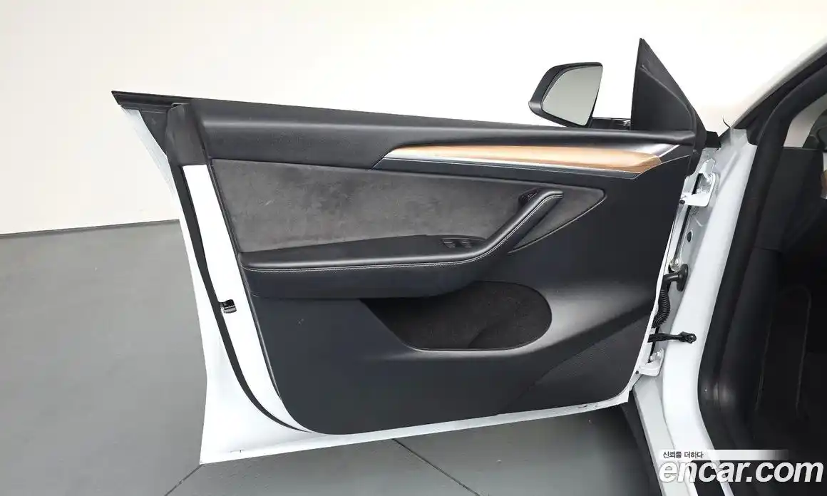 Tesla Model Y 2024 0.2 гидро, фото 13