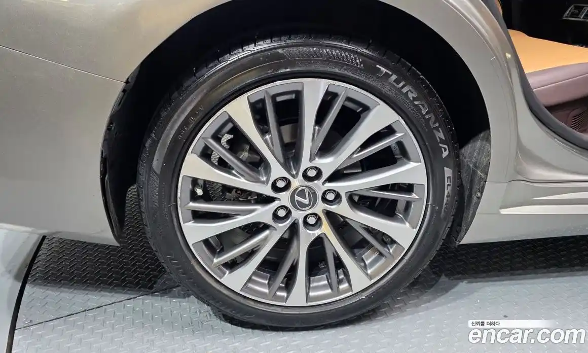 Lexus ES 2018 2.5 гидро, фото 5
