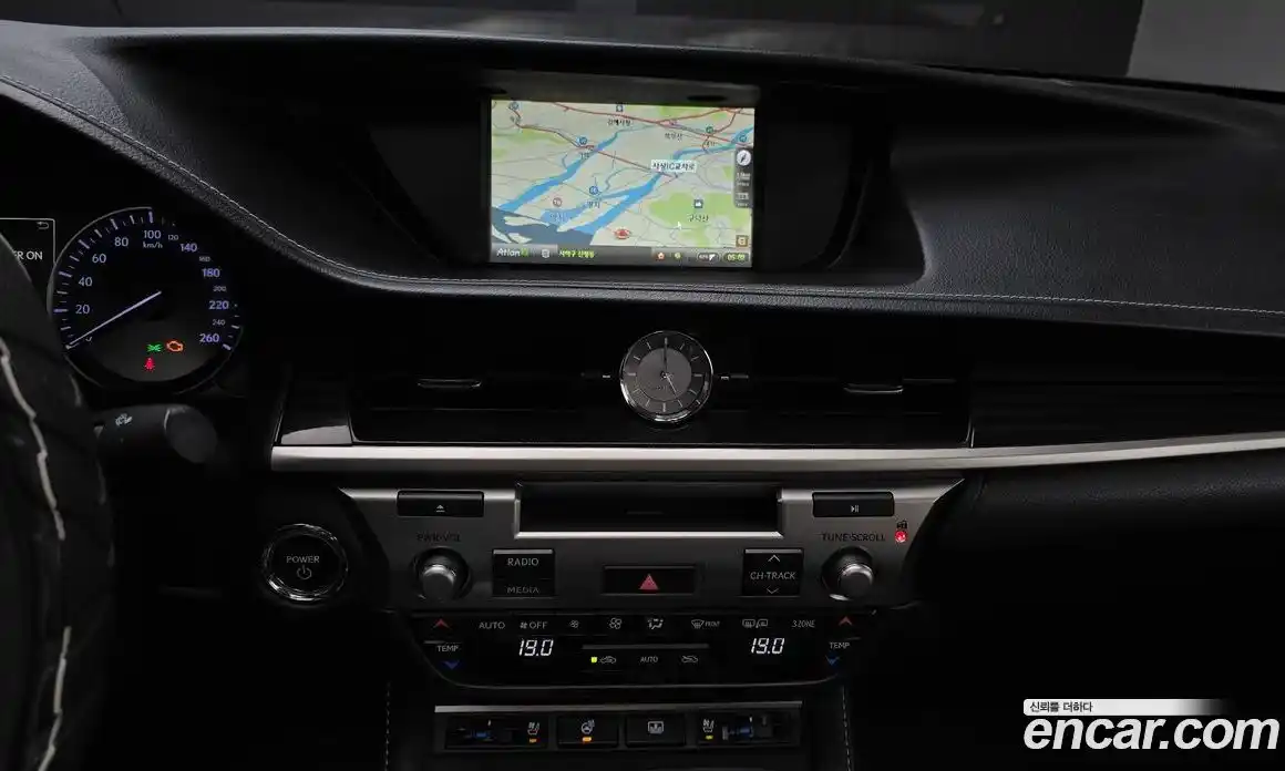 Lexus ES 2018 2.5 гидро, фото 14