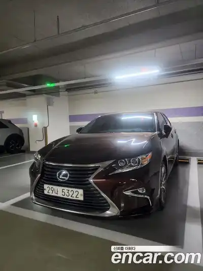 Lexus ES