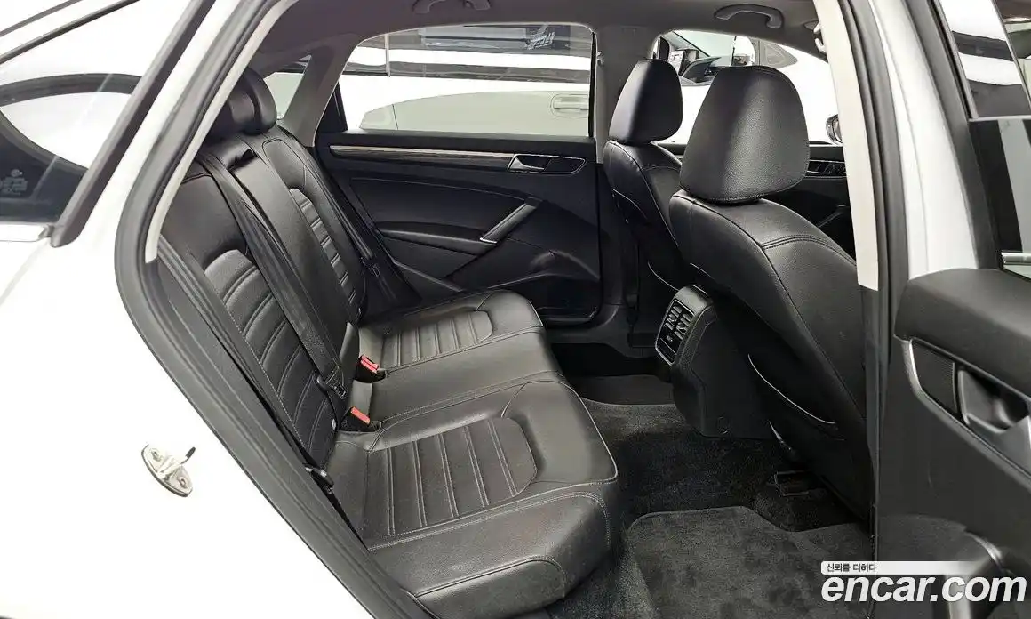 Volkswagen Passat 2016 1.8 автомат (гидро), фото 12