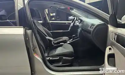 Volkswagen Jetta 2011 1.6 автомат (гидро), миниатюра 11