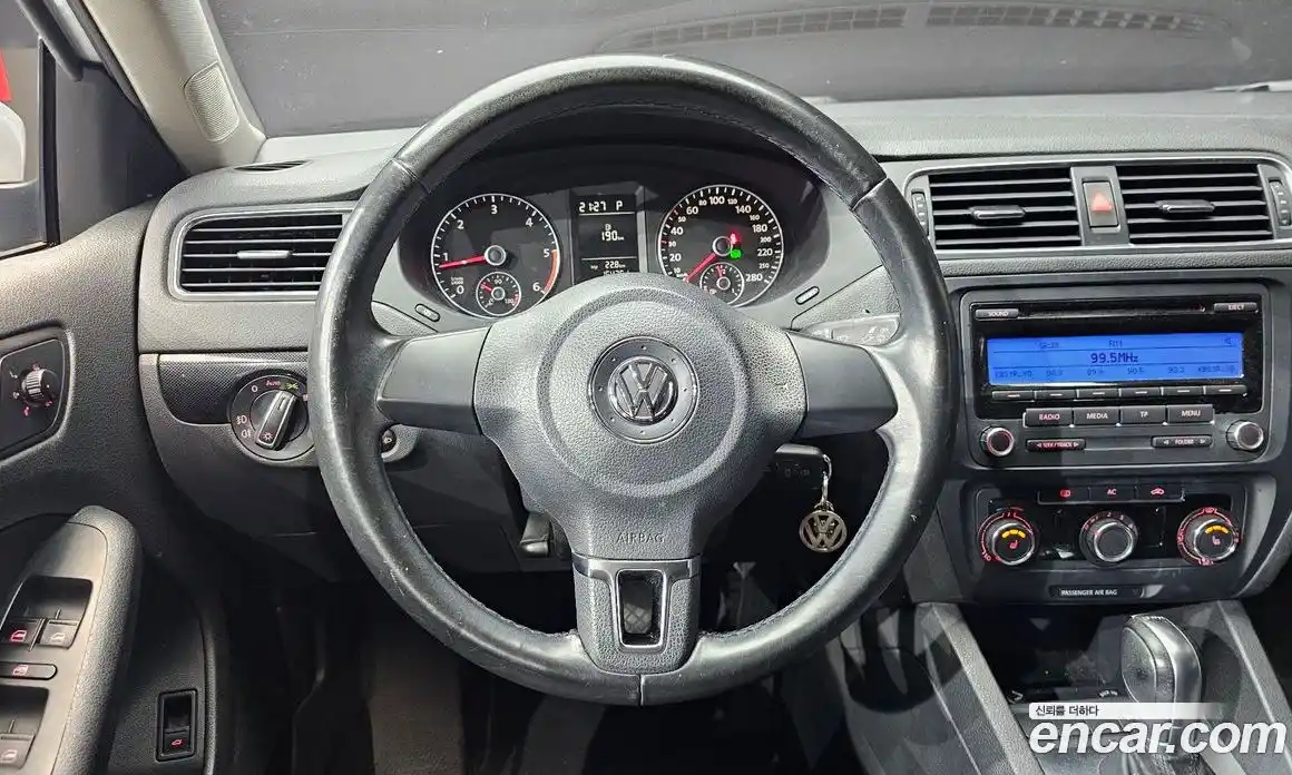 Volkswagen Jetta 2011 1.6 автомат (гидро), фото 14