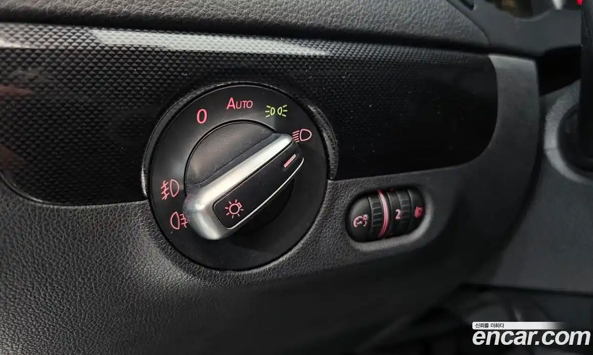 Volkswagen Jetta 2011 1.6 автомат (гидро), фото 18