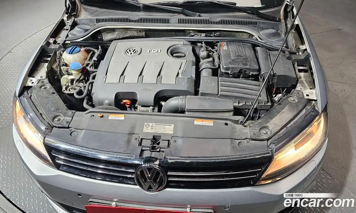 Volkswagen Jetta 2011 1.6 автомат (гидро), фото 6