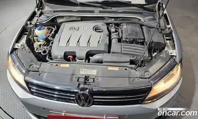 Volkswagen Jetta 2011 1.6 автомат (гидро), миниатюра 6