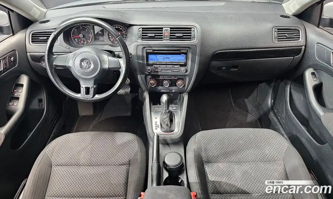 Volkswagen Jetta 2011 1.6 автомат (гидро), фото 7