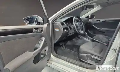 Volkswagen Jetta 2011 1.6 автомат (гидро), миниатюра 10