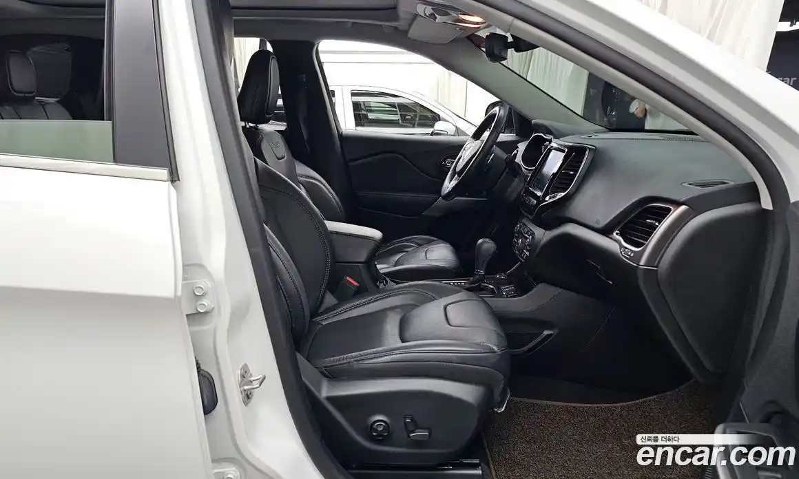 Jeep Cherokee 2021 2.4 автомат (гидро), фото 17